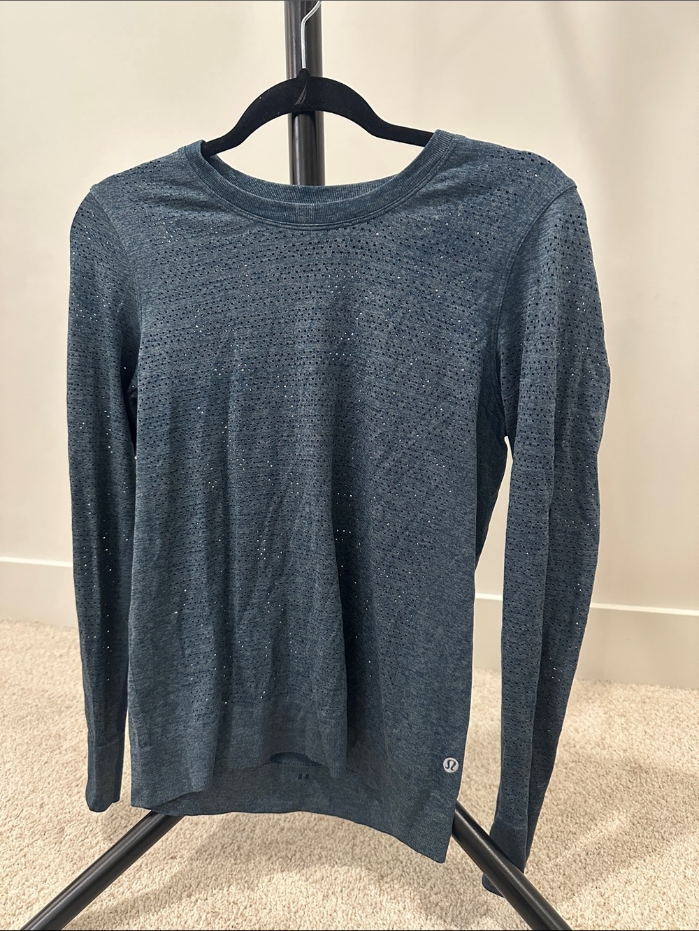 lululemon athletica Men’s Heathered Navy Crewneck Performance Sweater